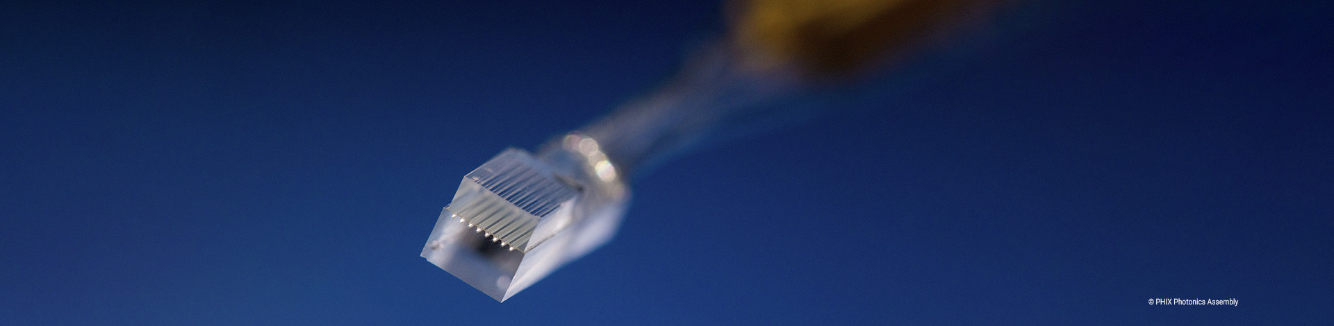 Lensed fiber array