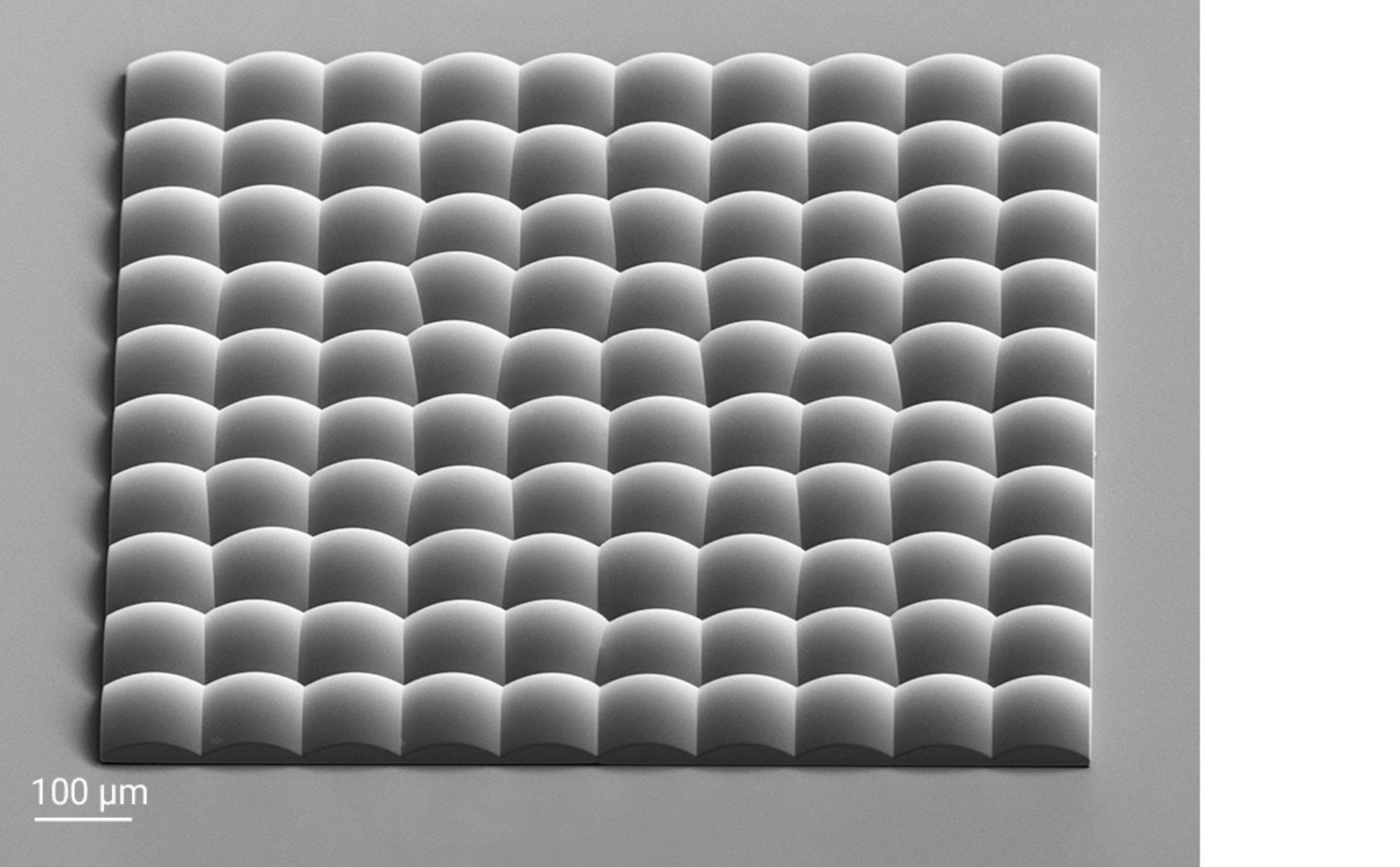 Random microlens array printed on a Quantum X system
